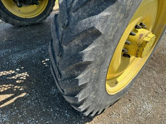 Image of John Deere R4038 equipment image 4