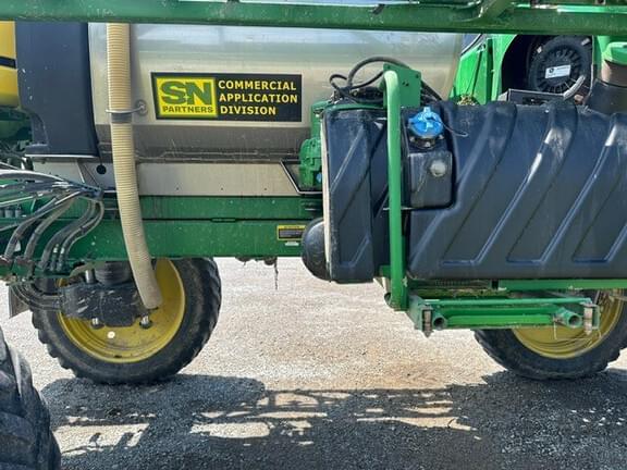 Image of John Deere R4038 equipment image 3