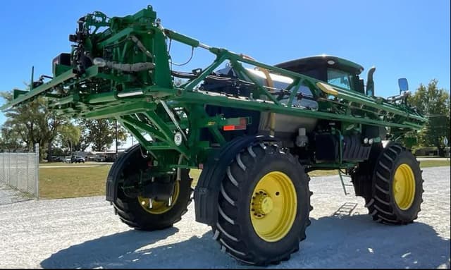 Image of John Deere R4038 equipment image 4