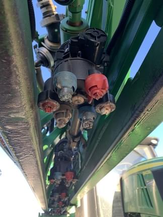 Image of John Deere R4038 equipment image 4