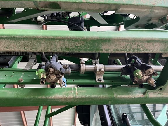 Image of John Deere R4038 equipment image 2