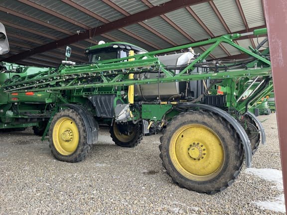 Image of John Deere R4038 equipment image 1