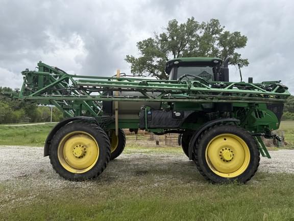 Image of John Deere R4038 equipment image 3
