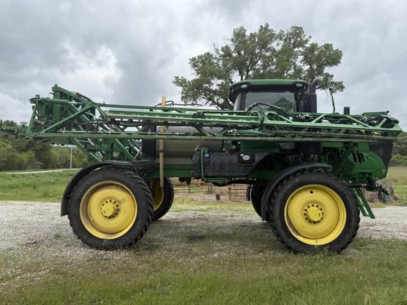 Image of John Deere R4038 equipment image 4