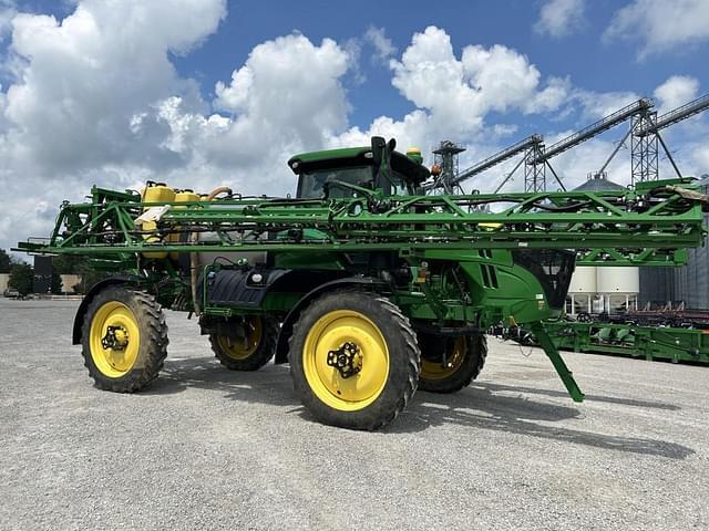 Image of John Deere R4038 equipment image 1