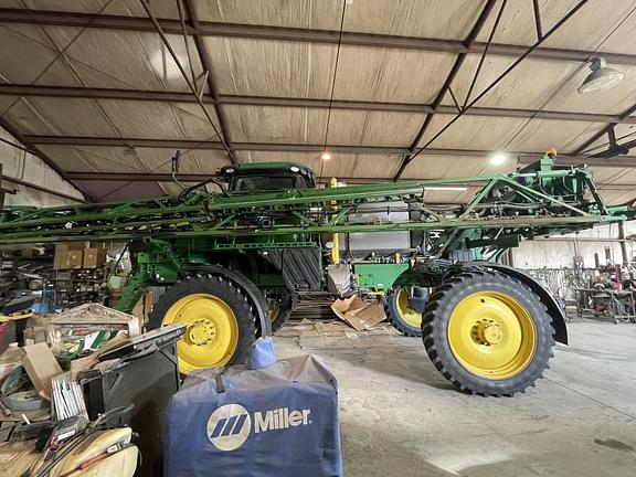 Image of John Deere R4038 equipment image 1