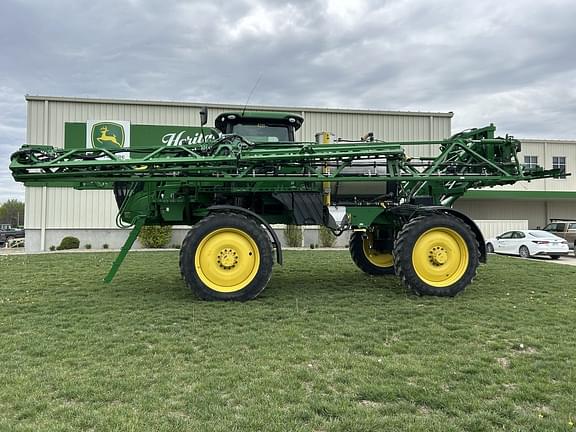 Image of John Deere R4038 equipment image 1