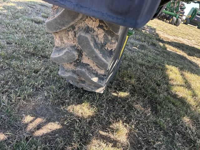 Image of John Deere R4038 equipment image 4