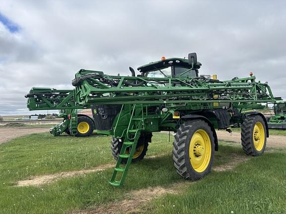 Image of John Deere R4038 equipment image 1