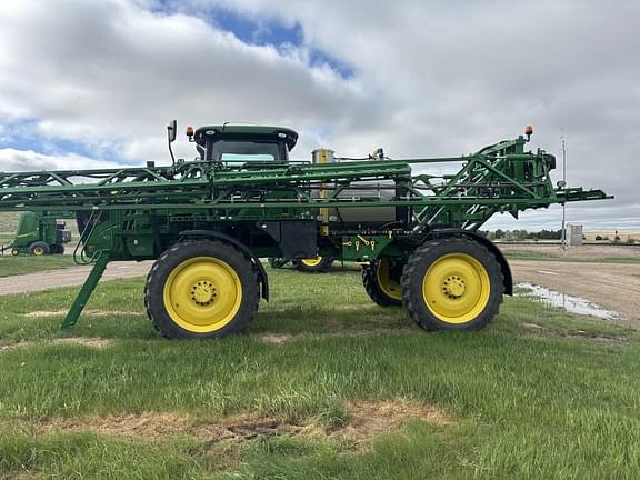 Image of John Deere R4038 equipment image 2