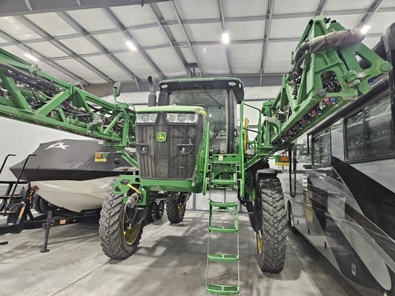 Image of John Deere R4038 equipment image 1