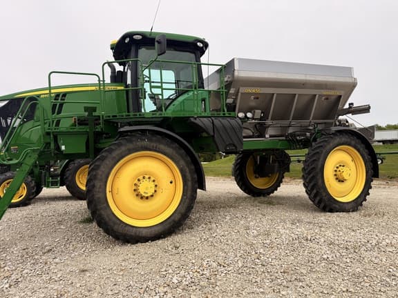 Image of John Deere R4038 equipment image 2