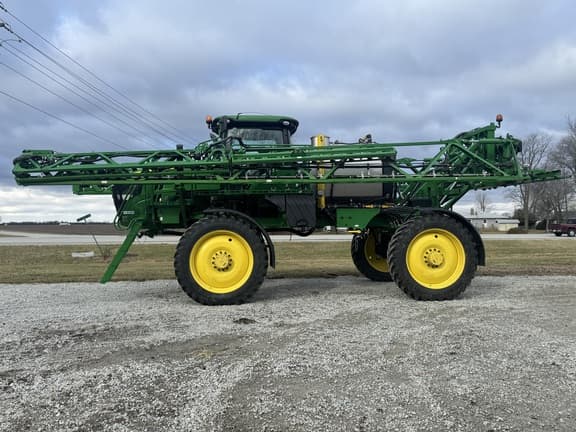 Image of John Deere R4038 equipment image 1