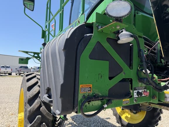 Image of John Deere R4038 equipment image 4