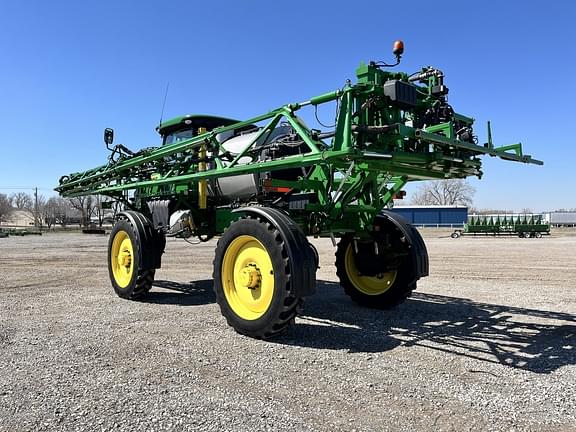 Image of John Deere R4030 equipment image 2