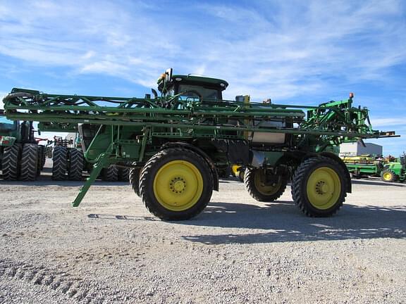 Image of John Deere R4038 equipment image 1