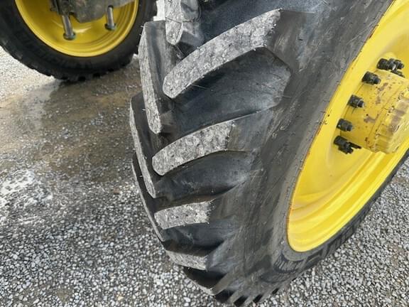 Image of John Deere R4038 equipment image 4