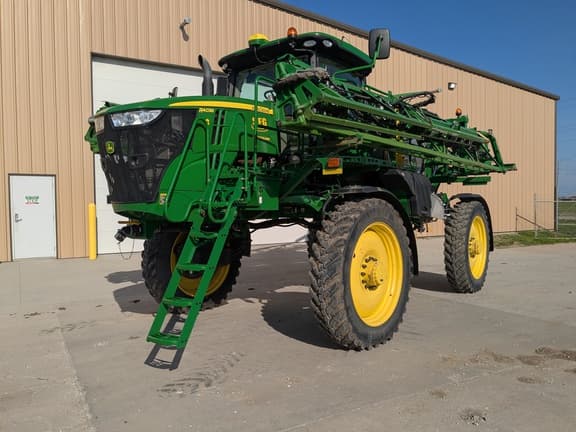 Image of John Deere R4038 equipment image 1