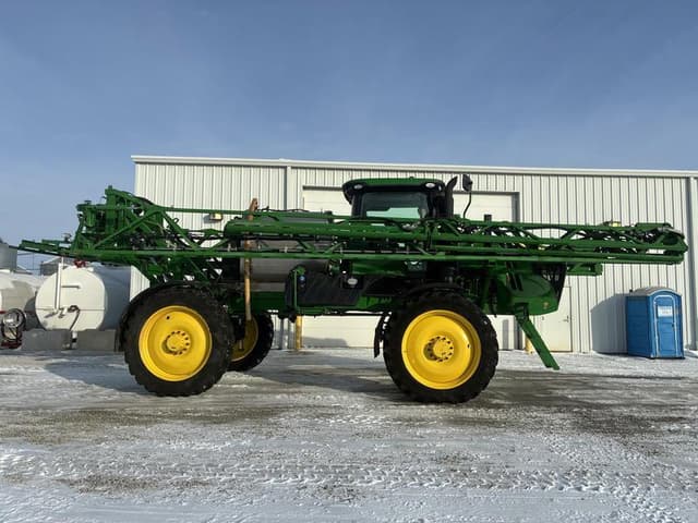 Image of John Deere R4038 equipment image 2