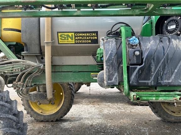 Image of John Deere R4038 equipment image 2