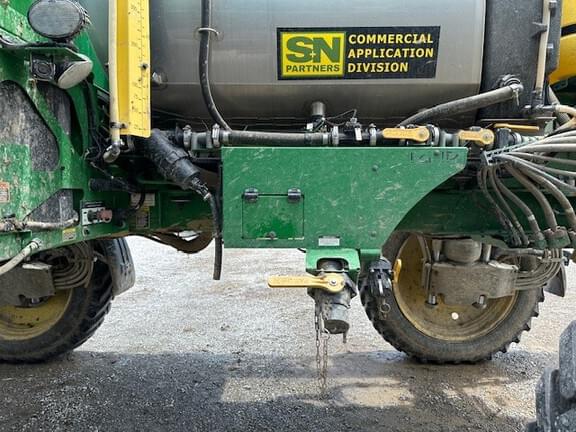 Image of John Deere R4038 equipment image 4