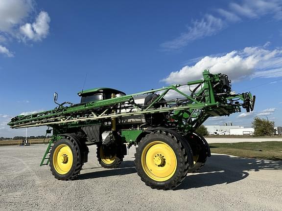 Image of John Deere R4038 equipment image 4