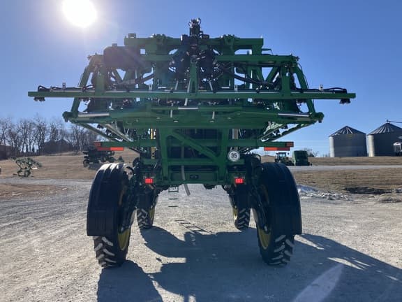 Image of John Deere R4038 equipment image 3