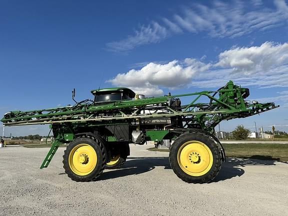 Image of John Deere R4038 equipment image 3