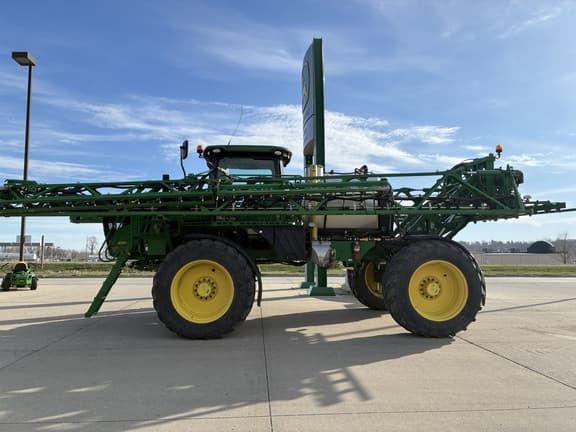 Image of John Deere R4038 equipment image 2