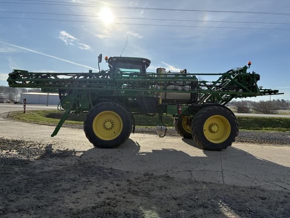 Image of John Deere R4038 equipment image 1