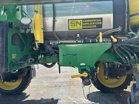 Image of John Deere R4038 equipment image 2