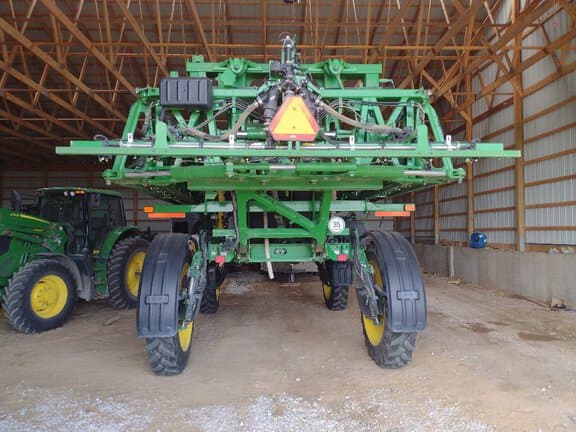 Image of John Deere R4038 equipment image 4