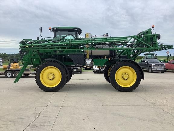 Image of John Deere R4038 equipment image 1