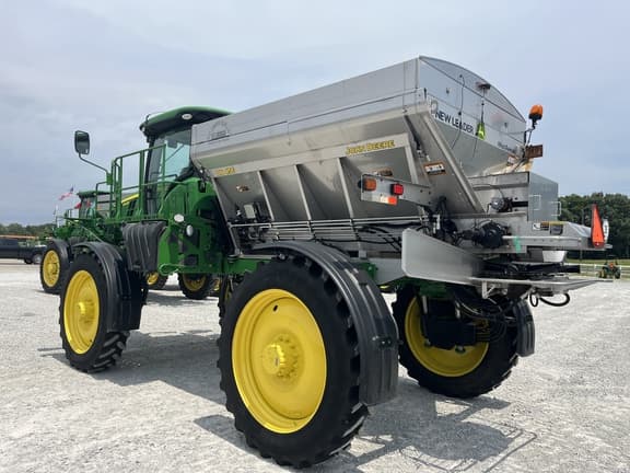 Image of John Deere R4038 equipment image 4