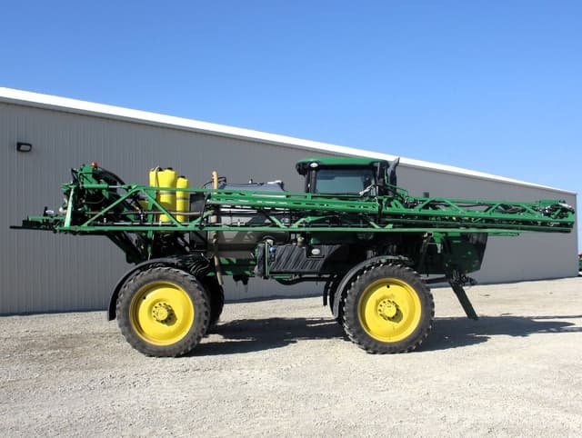 Image of John Deere R4038 equipment image 3