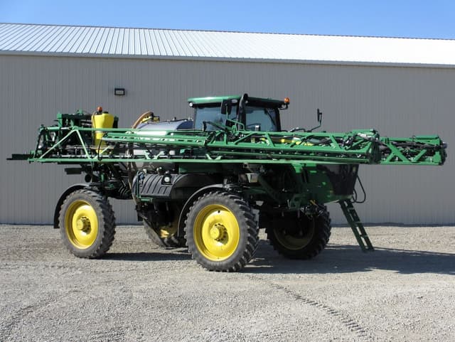 Image of John Deere R4038 equipment image 1