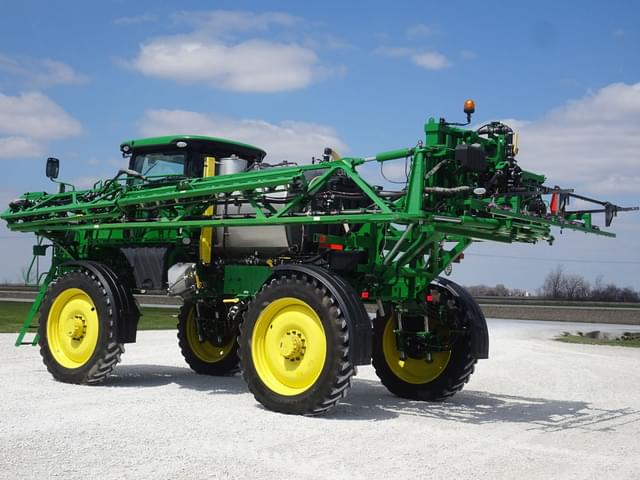 Image of John Deere R4038 equipment image 4