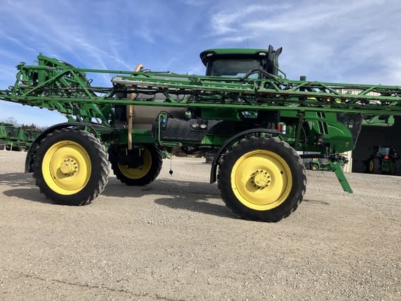 Image of John Deere R4038 equipment image 3