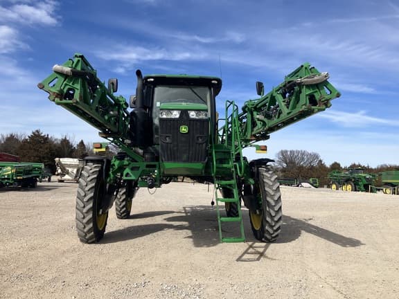 Image of John Deere R4038 equipment image 1
