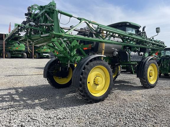 Image of John Deere R4038 equipment image 4