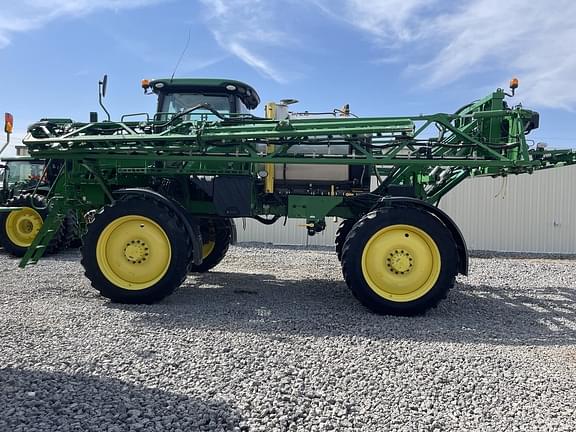 Image of John Deere R4038 equipment image 1