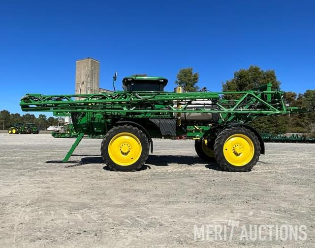 Image of John Deere R4038 equipment image 1