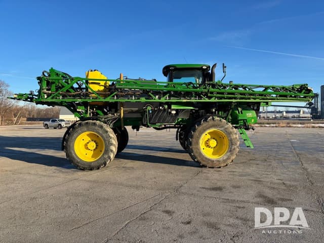 Image of John Deere R4030 equipment image 1