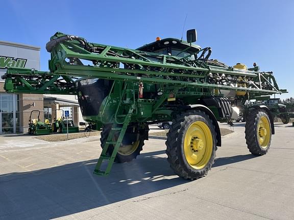 Image of John Deere R4044 equipment image 1