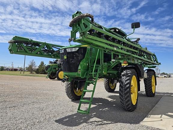 Image of John Deere R4044 equipment image 3