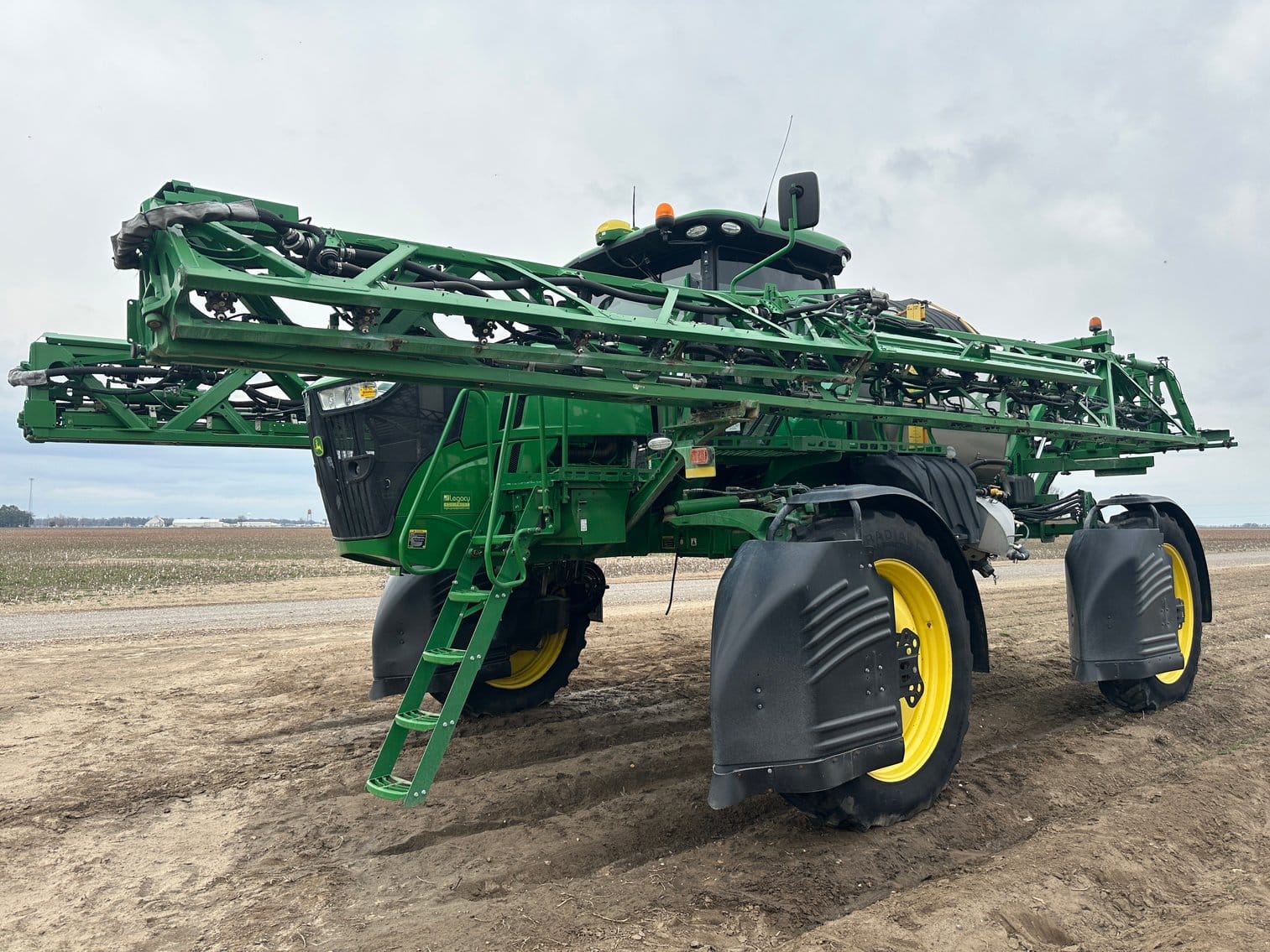 2021 John Deere R4044 Equipment Image0