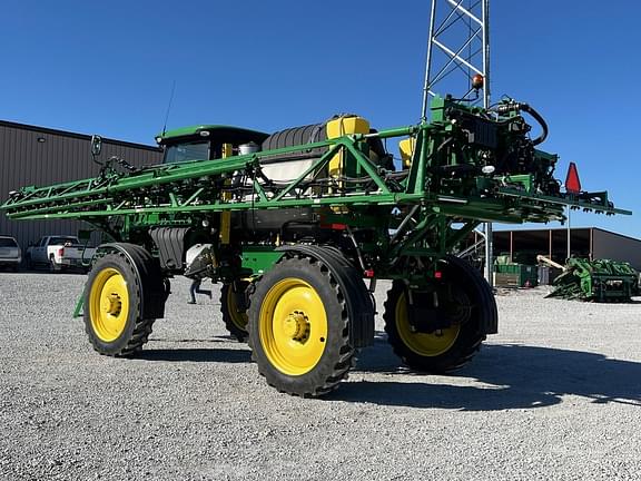 Image of John Deere R4044 equipment image 4