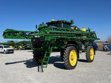 Main image John Deere R4044