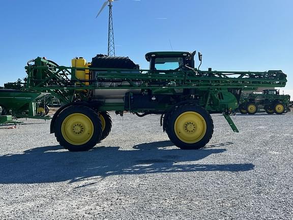 Image of John Deere R4044 equipment image 1