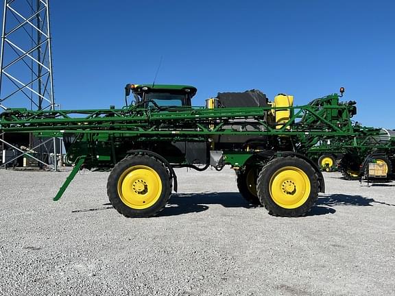 Image of John Deere R4044 equipment image 3